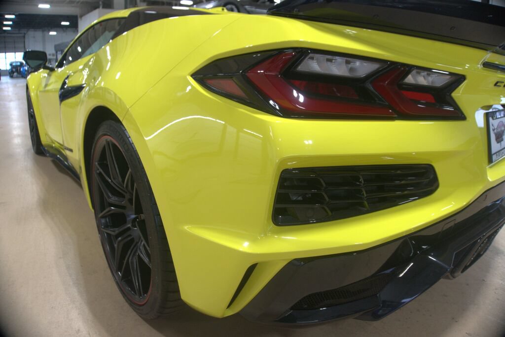 Used 2024 Chevrolet Corvette Z06 RWD image 21