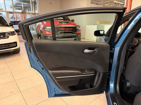 Used 2022 Dodge Charger SXT w/ Navigation & Travel Group image 28