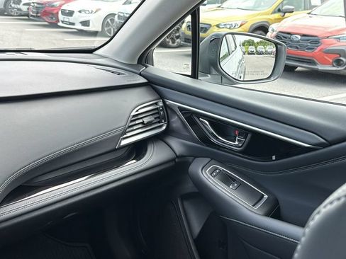 Used 2025 Subaru Outback Limited AWD/4WD image 27