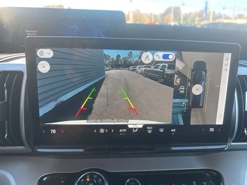 New 2025 Ford Expedition Active image 24