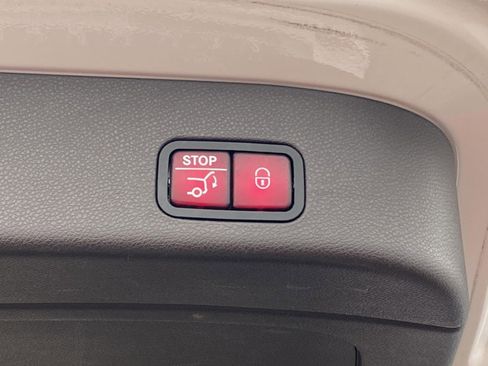 Used 2019 Mercedes-Benz GLS 450 4MATIC image 18