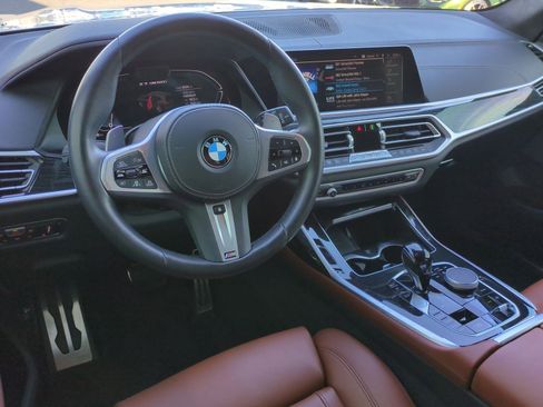 Certified 2022 BMW X7 M50i image 29
