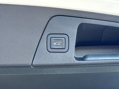 Used 2016 Buick Envision Premium w/ Driver Confidence Package image 12