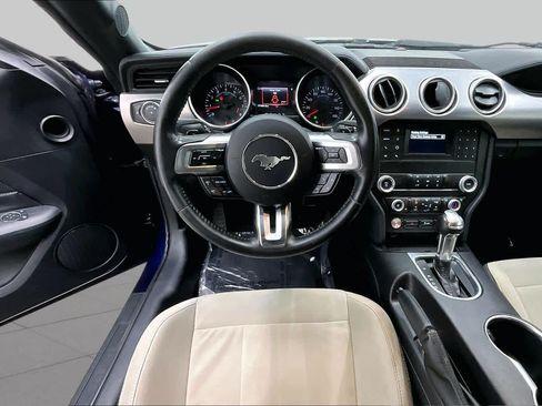 Used 2019 Ford Mustang GT RWD image 6