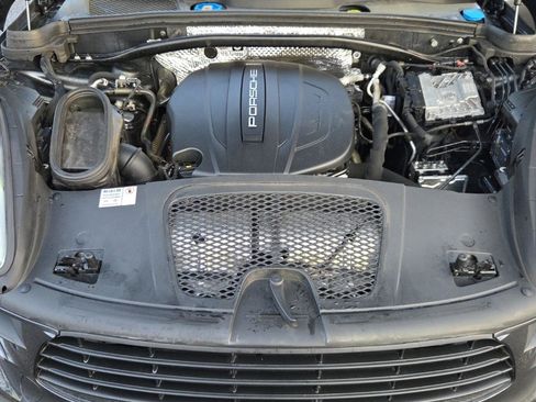 Used 2020 Porsche Macan image 29
