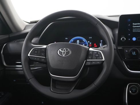 Used 2025 Toyota Grand Highlander AWD Hybrid image 18