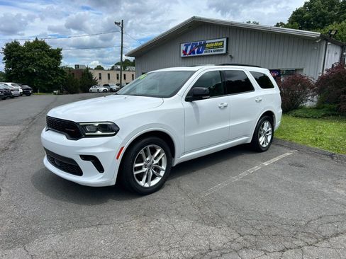Used 2024 Dodge Durango GT RWD image 1