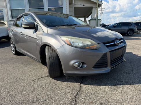 Used 2014 Ford Focus SE w/ Equipment Group 201A FWD image 22