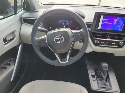 Used 2026 Toyota Corolla Cross LE w/ Moonroof Package FWD image 17