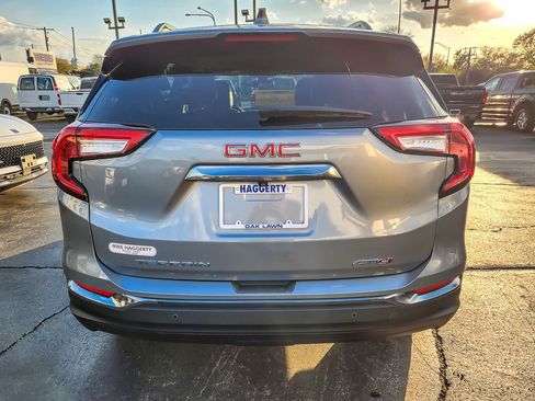 Used 2024 GMC Terrain AT4 AWD/4WD image 5