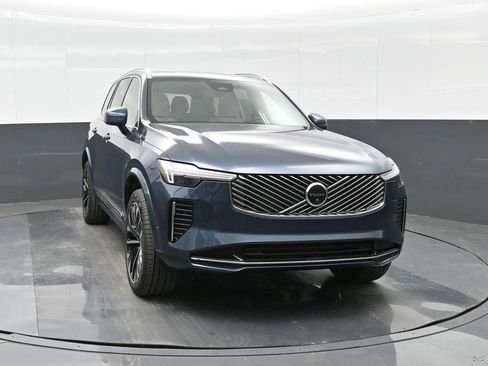 New 2026 Volvo XC90 B5 Plus w/ Protection Package Premier image 2