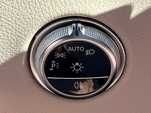 Certified 2026 Mercedes-Benz GLC 300 4MATIC image 32