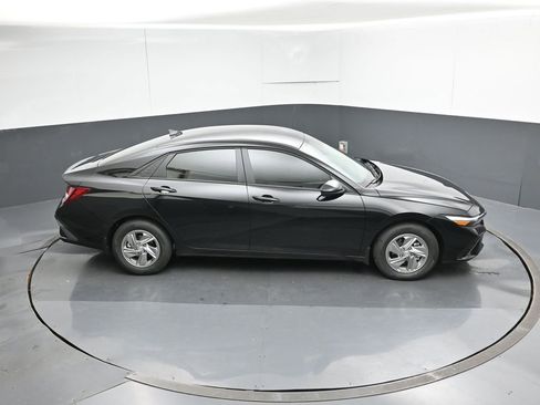 New 2026 Hyundai Elantra SE FWD image 22