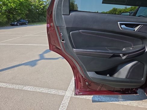 Used 2024 Ford Edge Titanium AWD/4WD image 27