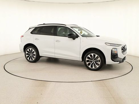 New 2026 Audi Q3 quattro 2.0T AWD/4WD image 8