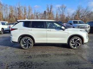 Used 2024 Mitsubishi Outlander SE video 2