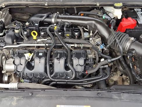 Used 2020 Ford Fusion SE AWD/4WD image 29