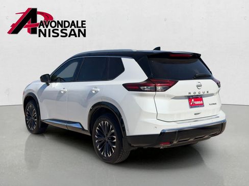 Certified 2024 Nissan Rogue Platinum FWD image 4