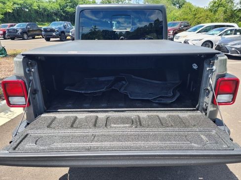 Used 2022 Jeep Gladiator Mojave w/ Cold Weather Group image 29
