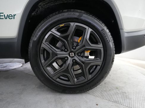 Used 2025 Rivian R1S Adventure AWD/4WD image 9