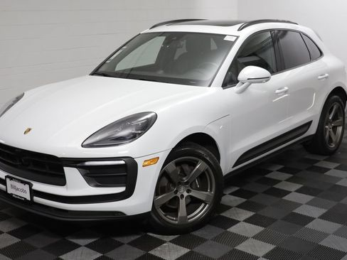Used 2024 Porsche Macan AWD/4WD image 2