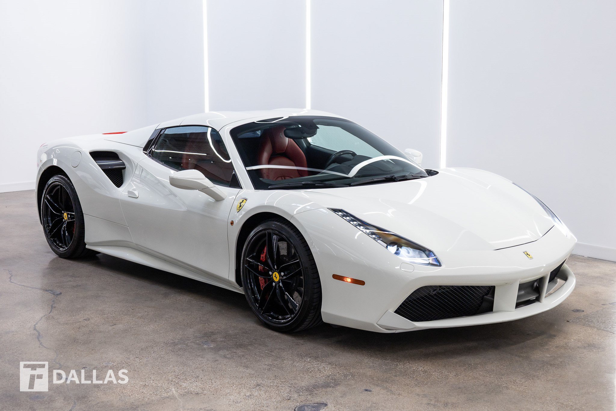 Used 2019 Ferrari 488 Spider RWD image 16