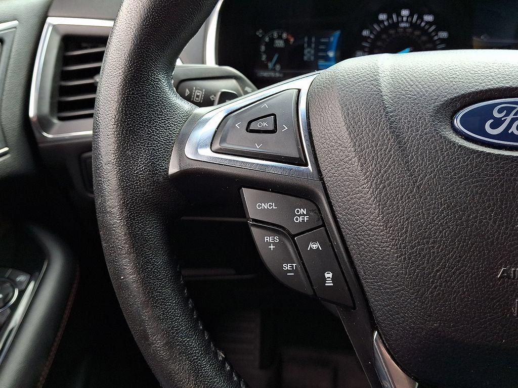 Used 2020 Ford Edge Titanium w/ Equipment Group 301A AWD/4WD image 20