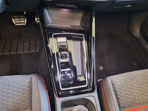 New 2026 Volkswagen GTI SE FWD image 14