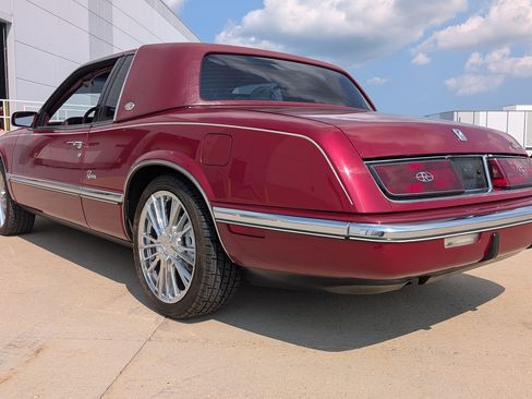 Used 1990 Buick Riviera Coupe FWD image 10
