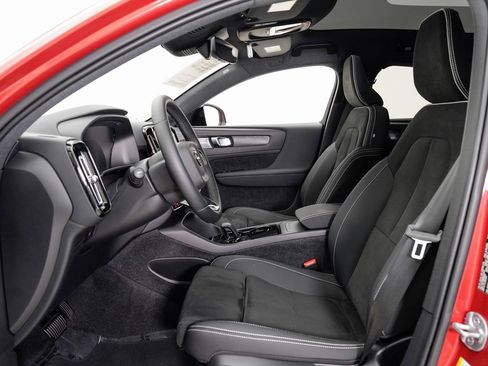 Used 2023 Volvo C40 P8 Recharge Ultimate image 6