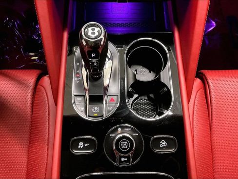Used 2022 Bentley Bentayga AWD/4WD image 12