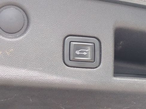 Used 2019 Chevrolet Equinox LT w/ Sun & Navigation Package AWD/4WD image 15