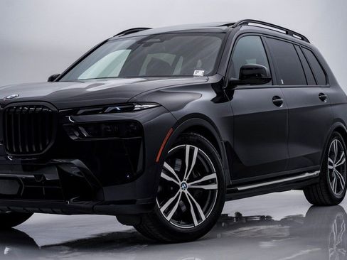 Used 2023 BMW X7 xDrive40i w/ Executive Package image 2