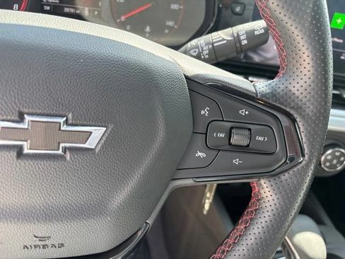 Used 2025 Chevrolet Trax RS w/ Driver Confidence Package FWD image 27