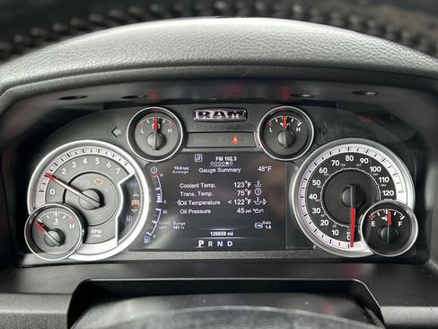 Used 2015 RAM 2500 SLT w/ Luxury Group AWD/4WD image 15