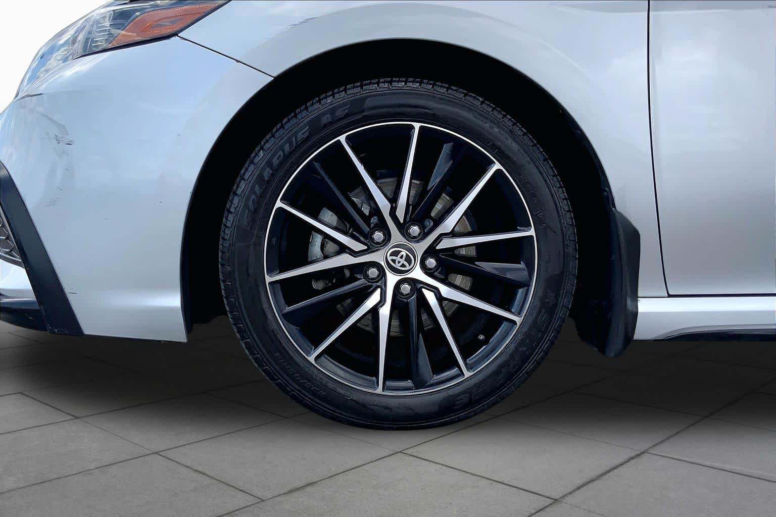 Used 2024 Toyota Camry SE FWD image 10