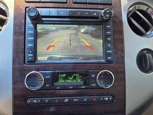 Used 2013 Ford Expedition XLT RWD image 17