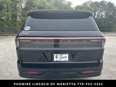 New 2026 Lincoln Navigator L Reserve AWD/4WD image 6