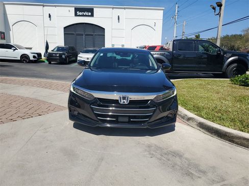 Used 2021 Honda Accord Touring image 2