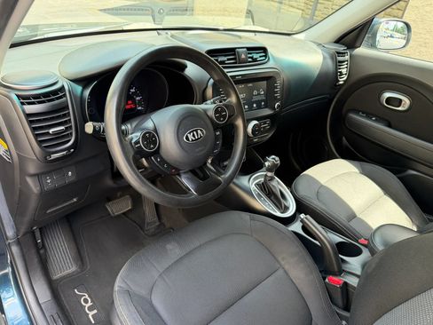 Used 2018 Kia Soul + FWD image 22