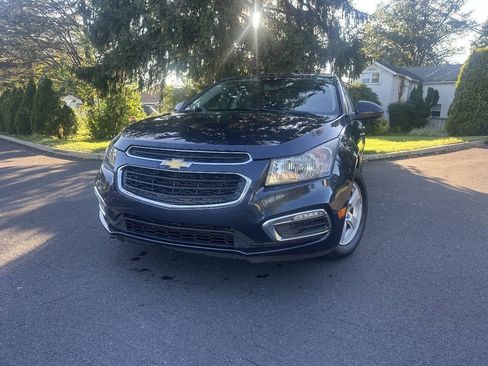 Used 2016 Chevrolet Cruze LT FWD image 2