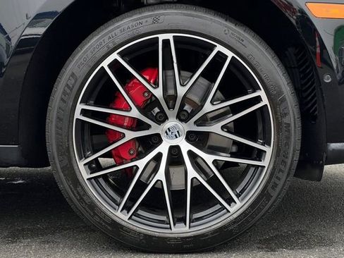 Used 2023 Porsche Macan S image 9