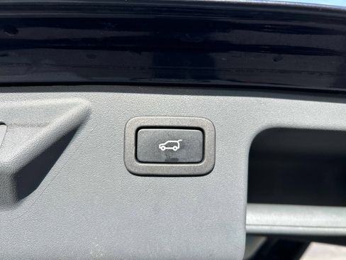 Used 2016 Land Rover Discovery Sport HSE image 14