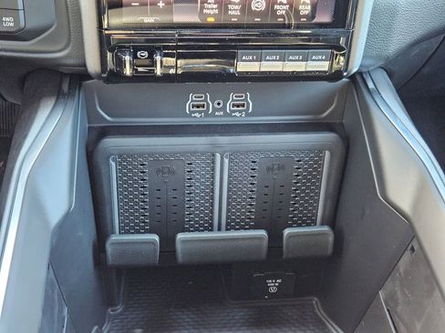 New 2026 RAM 3500 Laramie AWD/4WD image 27