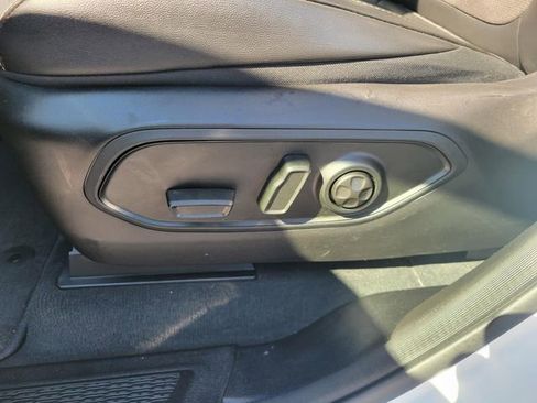 Used 2024 Jeep Grand Cherokee Altitude image 23