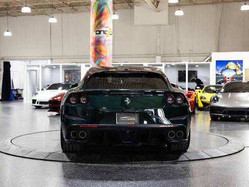 Used 2018 Ferrari GTC4Lusso image 12