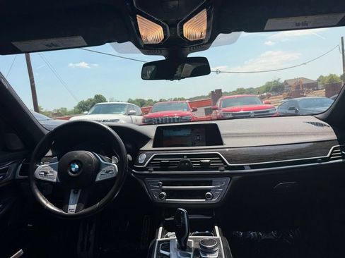 Used 2021 BMW 750i xDrive w/ M Sport Package AWD/4WD image 30
