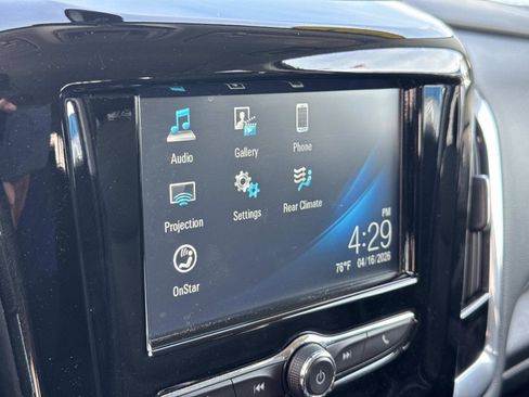 Used 2018 Chevrolet Traverse LT image 13