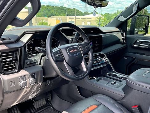 Used 2024 GMC Sierra 2500 AT4 w/ AT4 Premium Plus Package AWD/4WD image 5