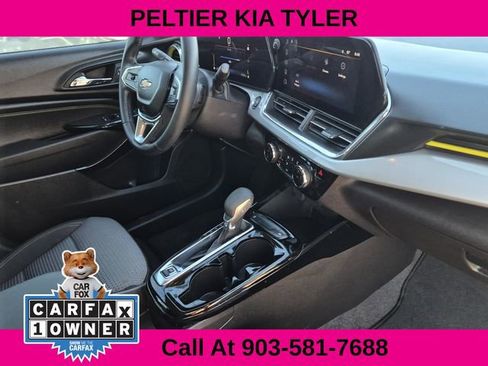 Used 2025 Chevrolet Trax LT w/ Driver Confidence Package image 14